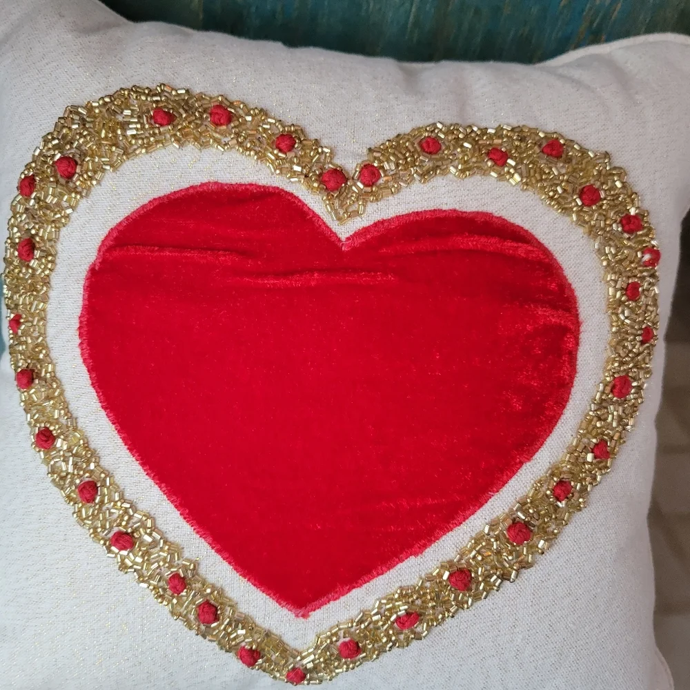 NWT Bella Lux Pillow ~ Embellished Beaded Heart ~ Valentine's Day ~ Ring Bearer